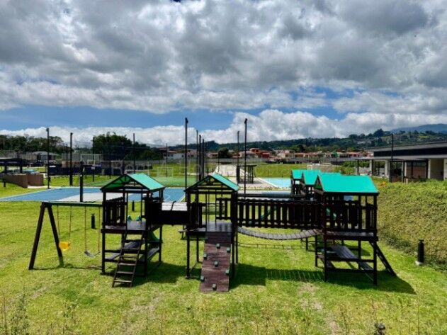Se vende lote en Sanchez Curridabat 26-2219 in Sánchez, Curridabat, San José — $169,400