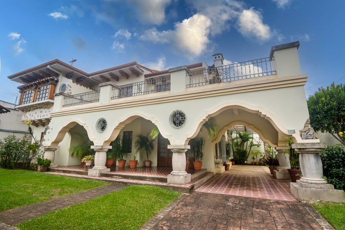 Venta de propiedad en Escalante contiguo al Fresh Market in Carmen, San José — $599,000