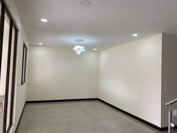 Venta de Magnifica Casa a Estrenar en La Unión, Cartago / Mls. 25-1090 OFC JB en Concepción, La Unión, Cartago — $301,000 - Foto 5 de 19