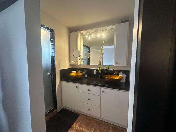 VENTA DE CASA Y DOS APARTAMENTOS, SAN JOSE, ESCAZU, SAN ANTONIO in San Antonio, Escazú, San José — $750,000