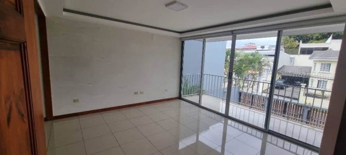 Apartamento en alquiler en Lomas de Ayarco Sur in Sánchez, Curridabat, San José — $1,200 - Photo 2 of 26