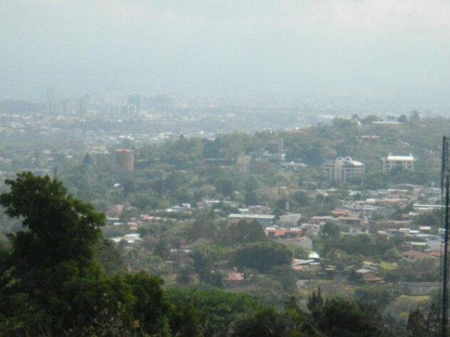 🏡 Oportunidad Única en Jaboncillo, Escazú – Amplio Terreno con Gran Potencial 📍 en Escazú, San José — $764,625