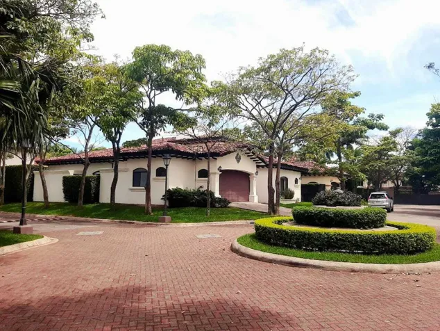 CASA EN VENTA EN CONDOMINIO EXCLUSIVO EN POZOS DE SANTA ANA en Pozos, Santa Ana, San José — $695,000 - Foto 3 de 14