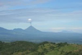 Espectacular finca con cascada natural y vista al Volcán Arenal en Venecia, San Carlos, Alajuela — $448,600 - Foto 2 de 10