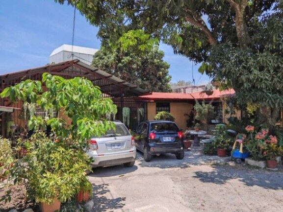 MLS-25-1920 KQ VENTA PROPIEDAD CON 5 CASAS SANTA ANA SAN JOSE CONTACTENOS AL # 88987222 en Santa Ana, San José — $2,000,000