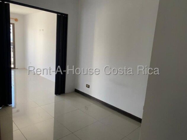 Alquiler de Apartamento en Ulloa, Heredia.  en Ulloa, Heredia — $1,200