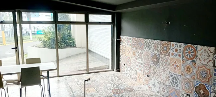 ALQUILER DE LOCAL COMERCIAL, SAN JOSÉ, SAN PEDRO, BARRIO DENT en San Pedro, Montes De Oca, San José — $837 - Foto 2 de 7