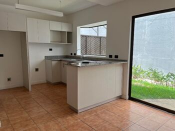 Venta de Casa en Santa Ana, San José. PRECIO REBAJADO in Santa Ana, San José — $154,000 - Photo 5 of 14