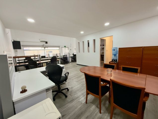Alquiler o venta de Local comercial en Guachipelín, Escazu in Escazú, San José — $325,000 - Photo 2 of 17