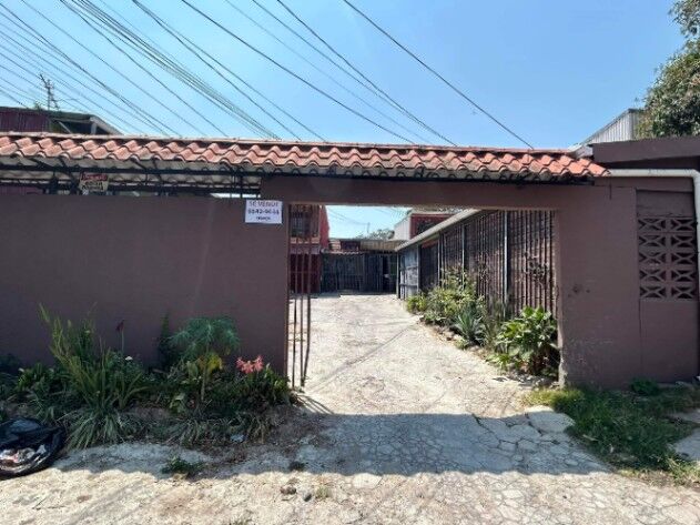 Urbanizacion los pinos en Alajuelita, San José — ₡ 55 000 000