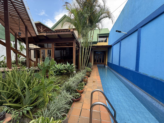 Venta de casa en Granadilla de Curridabat in Curridabat, San José — $480,000