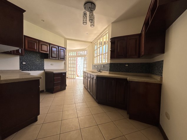 VENTA DE CASA EN RESIDENCIAL, SANTA LUCÍA, BARVA, HEREDIA in Santa Lucía, Barva, Heredia — $250,000 - Photo 3 of 19