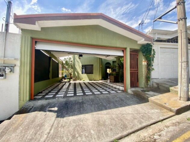 Venta de Casa en Tíbas, San José. RAH 25-1439 in Cinco Esquinas, Tibás, San José — ₡ 90 000 000