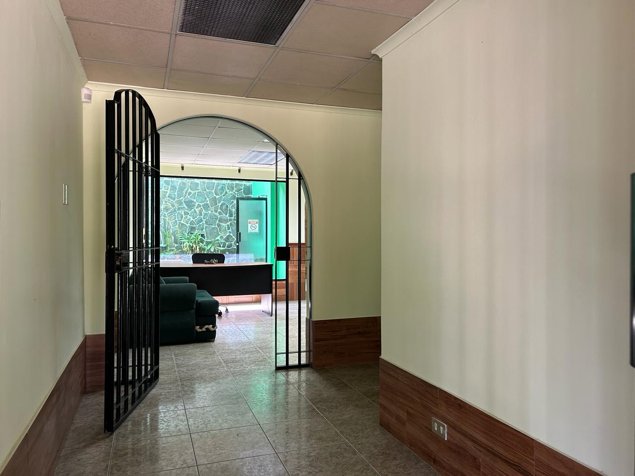 Rohrmoser, inversionistas, se vende oficina alquilada in Pavas, San José — $550,000 - Photo 3 of 12