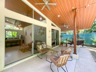 Venta de Casa Playa Negra Limón 500 m2 en Cahuita, Talamanca, Limón — $220,000 - Foto 2 de 21