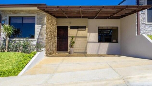 Venta de Casa en Ulloa Heredia en Condominio in Ulloa, Heredia — ₡ 80 000 000 - Photo 2 of 15