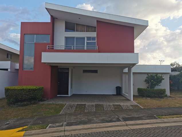 Venta Casa Alquilada Condominio Mirasol Sabanilla ideal Inversión en Sabanilla, Montes De Oca, San José — $295,000
