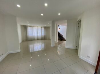 Venta de Casa de Lujo en Guachipelin, Esaczú / Mls. 25-228 OFC JB in San Rafael, Escazú, San José — $279,000 - Photo 4 of 20