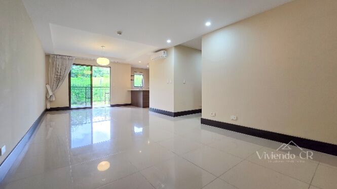 BRASIL DE SANTA ANA DE 3 HABITACIONES - LINEA BLANCA - 148m² en Brasil, Santa Ana, San José — $1,600