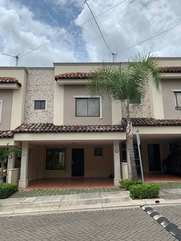 SE VENDE FOR SALE Condo House RIO ORO SANTA ANA HILLS in Uruca, Santa Ana, San José — $250,000