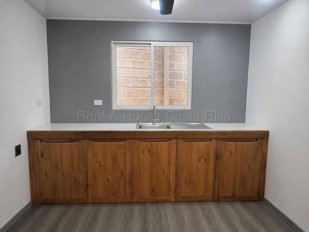 Alquiler de 2 Apartamentos Gemelos  en La Unión-Tres Ríos. RAH 27-235 in Tres Ríos, La Unión, Cartago — $885 - Photo 2 of 11