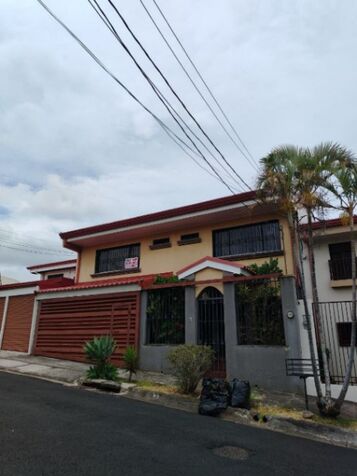 VENDO CASA CON OFICINA EN ROHRMOSER. in Pavas, San José — $290,000