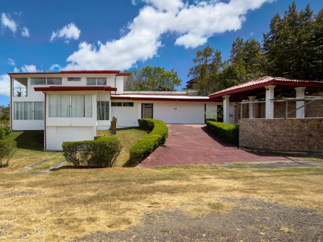 Se vende casa en Atenas -  Residencial El Güizaro en Atenas, Alajuela — $350,000 - Foto 3 de 22