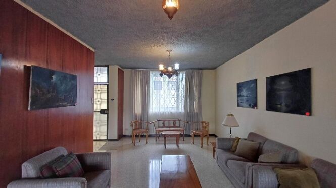 Se vende casa con patio en Mercedes Montes de Oca 26-238 in Mercedes, Montes De Oca, San José — $355,000