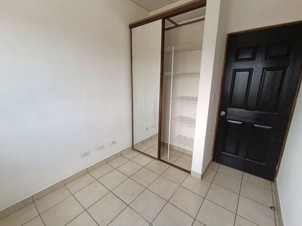 SE VENDE APARTAMENTO EN LA TRINIDAD DE MORAVIA en La Trinidad, Moravia, San José — $85,000