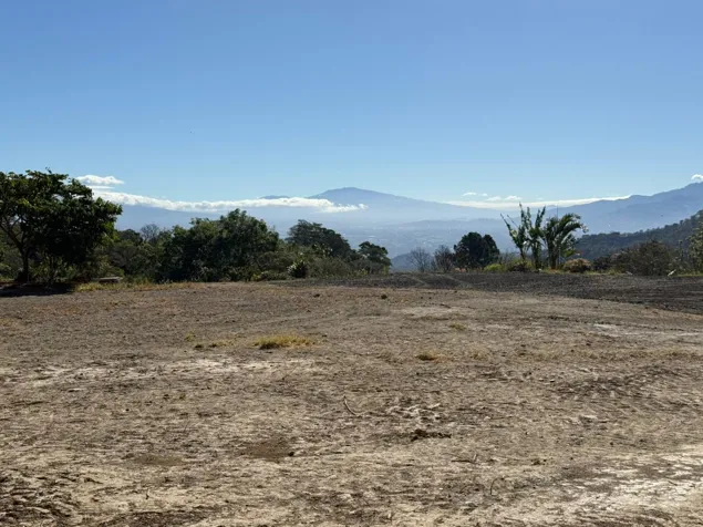 3 Lotes Exclusivos en Atenas Listos para Construir con Hermosas Vistas en Jesús, Atenas, Alajuela — $400,000