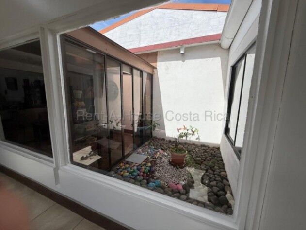 Venta de Casa en Residencial Altos de Omega-La Unión, San Diego. RAH 27-85 en San Diego, La Unión, Cartago — $185,000