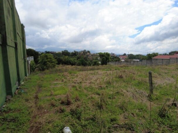 Se vende amplio lote de 5,500m2 en Alajuela Centro 24-355 en Alajuela — $710,000