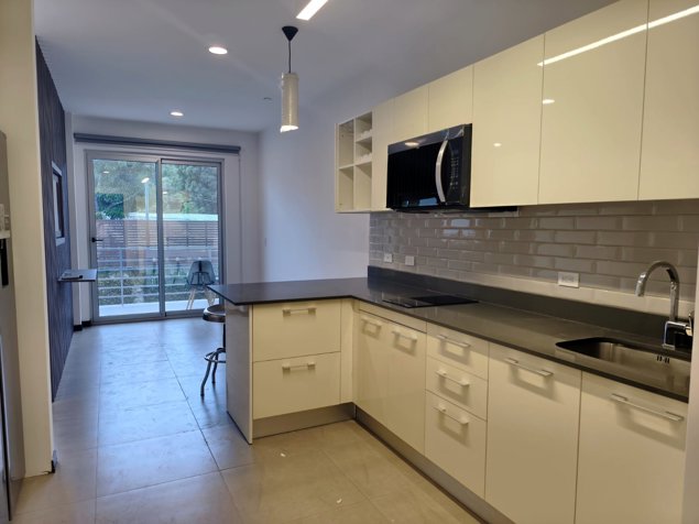 ALQUILER DE APARTAMENTO NUEVO, SEMI AMUEBLADO, SANTA ANA, URBAN FLATS in Santa Ana, San José — $1,100 - Photo 3 of 15