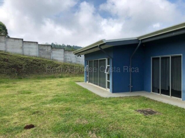 Venta de casa de 1 nivel con jardines y amplias vistas #26-1877 GS en Mercedes Sur, Puriscal, San José — $375,000