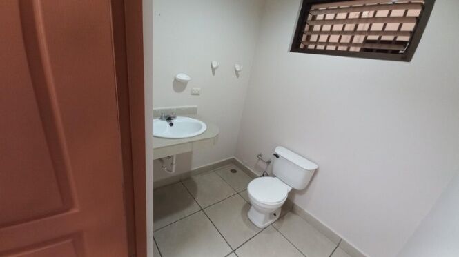 Venta de Local Comercial en Guadalupe Mata de Plátano. RAH 26-588 en Mata de Plátano, Goicoechea, San José — $320,000