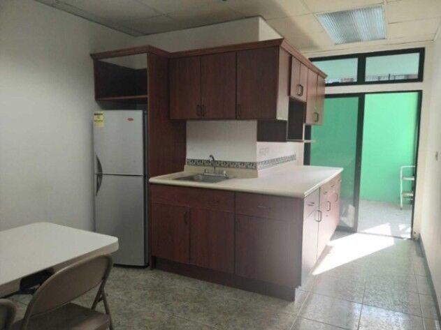 Alquiler de Edificio Comercial en Pavas, San José. RAH 24-1424 en Pavas, San José — $5,000