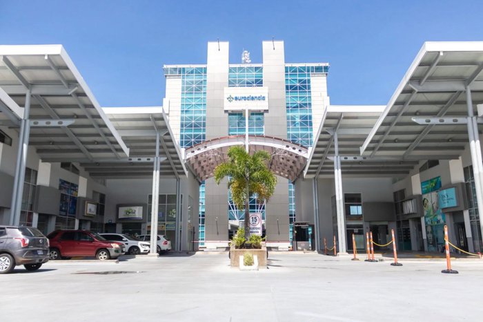 VENTA DE LOCAL COMERCIAL, SAN JOSÉ, SANTA ANA, PLAZA MURANO en Santa Ana, San José — $210,000