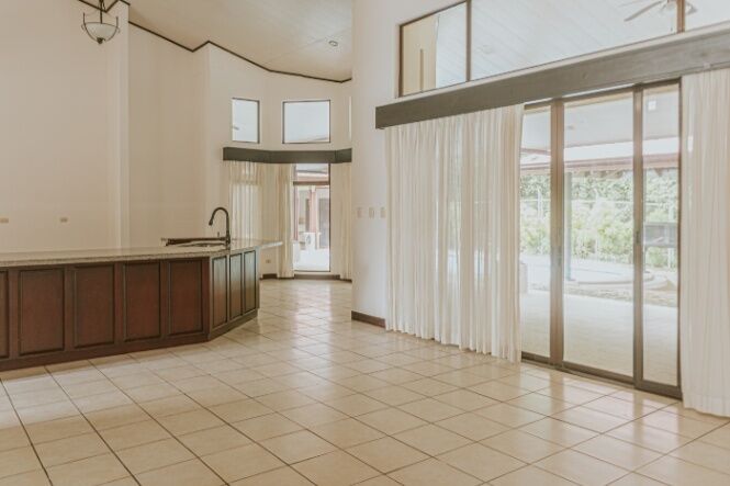 VENTA DE CASA CON PISCINA, ALAJUELA, OROTINA, HACIENDA VIEJA - 9605843 en Hacienda Vieja, Orotina, Alajuela — $750,000