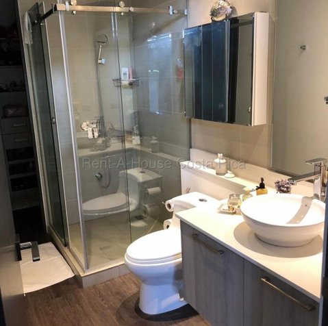 Alquiler de Apartamento Tipo Estudio en Río Oro, Santa Ana. RAH 27-199 PISO 3 en Uruca, San José — ₡ 550 000