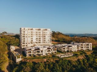 Apartamento de 3 Habitaciones con Vista al Mar en Residencia La Vista
