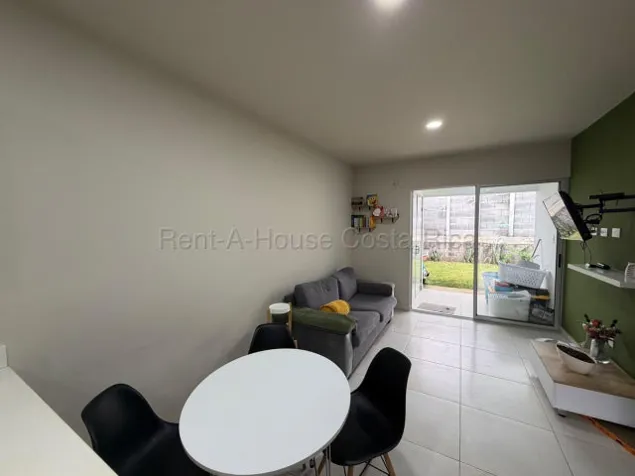 Venta de  Casa de 1 Planta en Condominio Naos, Barrantes de Flores Heredia. RAH 27-861 en Barrantes, Flores, Heredia — ₡ 90 000 000 - Foto 2 de 9