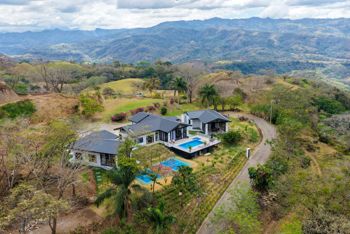 Luxury Estate for Sale in Las Rocas, Atenas Costa Rica in Concepción, Atenas, Alajuela — $995,000 - Photo 4 of 72