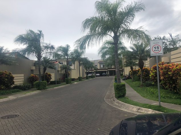 VENTA DE CASA, SAN JOSE, CONDOMINIO SANTA ANA HILLS en Salitral, Santa Ana, San José — $220,000 - Foto 2 de 15