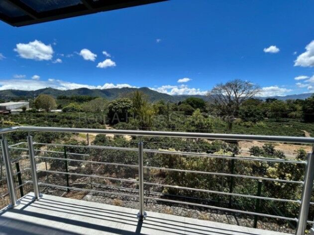 HERMOSA CASA EN VENTA 2 PLANTAS LA UNION en Tres Ríos, La Unión, Cartago — ₡ 95 000 000