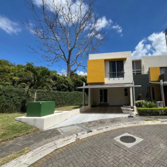 Alquiler de Casa en Piedades de Santa Ana. in Piedades, Santa Ana, San José — $1,950