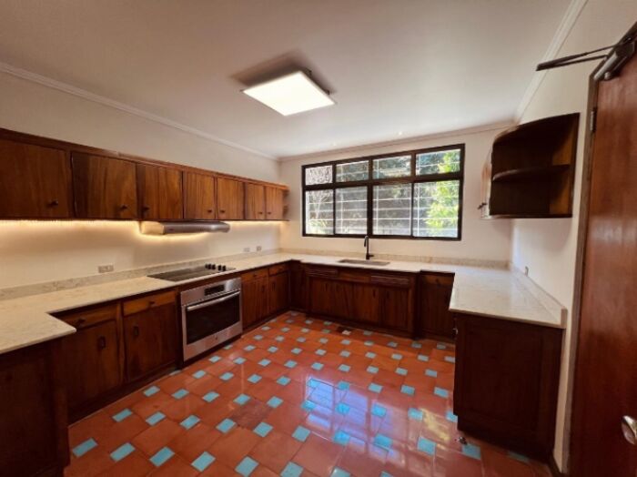 Espectacular quinta, en Bello Horizonte en San Rafael, Escazú, San José — $7,000