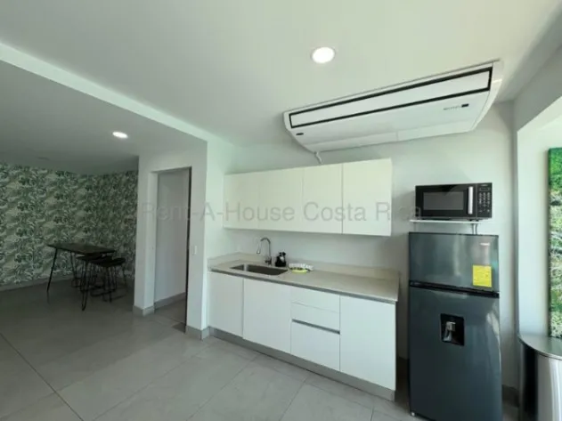 Venta de Lujoso Penthouse en Escazú. RAH 26-1639 in Escazú, San José — $800,000 - Photo 3 of 18