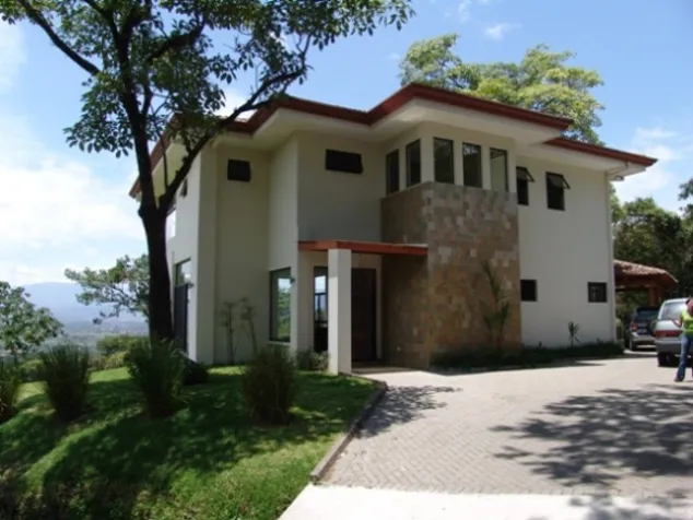Casa moderna en condominio Ciudad Colon con vistas en Colón, Mora, San José — $550,000