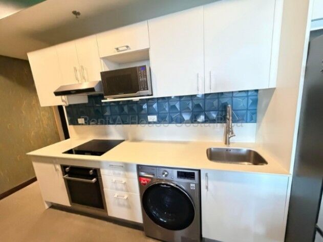 Venta de Apartamento en URBN Escalante. RAH 26-1783 in Carmen, San José — $179,000