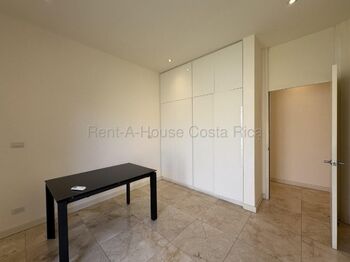 Alquiler de Casa de Lujo de 265mts en Lindora 26-1654 en Pozos, Santa Ana, San José — $4,000 - Foto 4 de 10